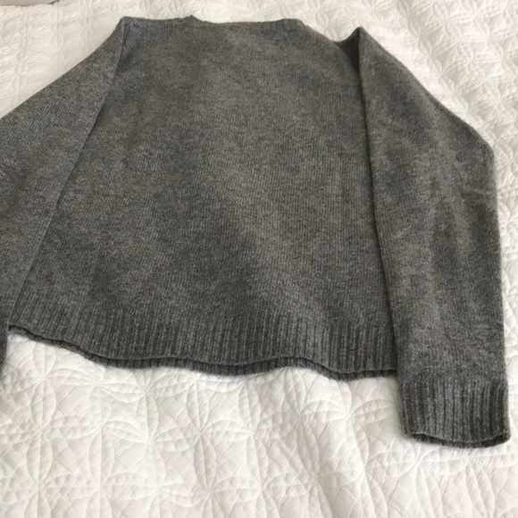 Arabella & Addison Sweater - Picture 3 of 4